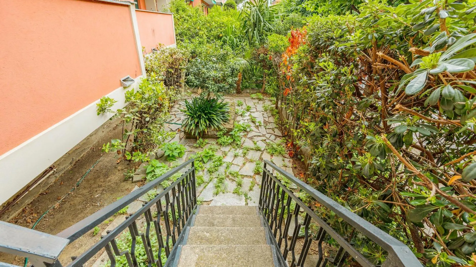 Palm House Andora Apartment 0*,